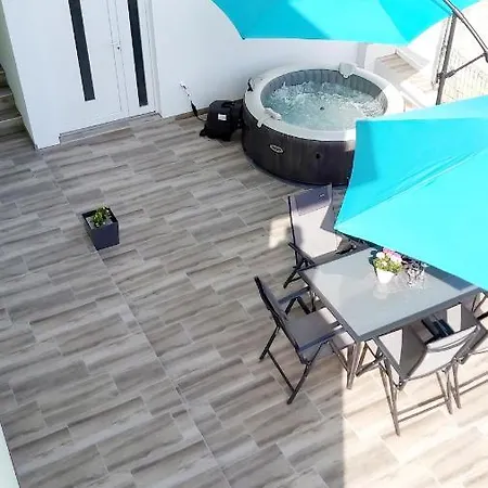 Apartment New With Jacuzzi